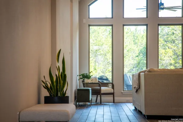 Property Slideshow image 2 of 34 | 358 bridle trl, New Braunfels, TX, 78132