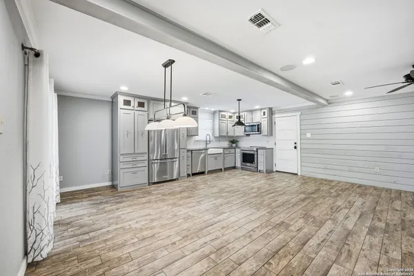 Property Slideshow image 2 of 10 | 3624 fox run, Schertz, TX, 78108