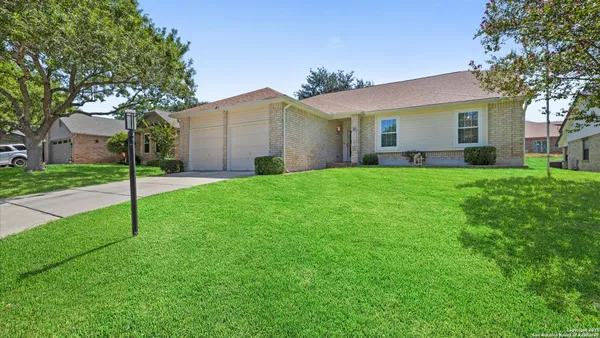 Property Slideshow image 2 of 54 | 3704 scenic dr, Schertz, TX, 78108