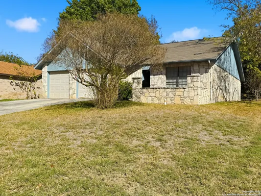 Property Slideshow image 2 of 35 | 3800 overlook dr, Schertz, TX, 78108