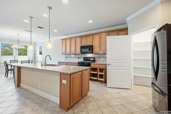 Property Slideshow image 3 of 10 | 4322 paddling pass, Sanantonio, TX, 78253