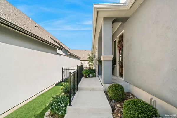 Property Slideshow image 3 of 29 | 105 gaucho, Boerne, TX, 78006