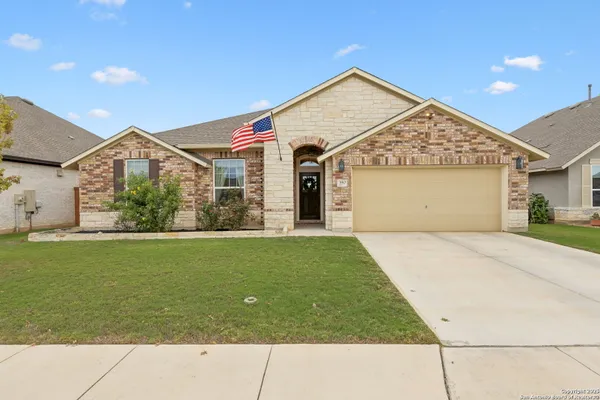 Property Slideshow image 3 of 42 | 390 nightshade trl, New Braunfels, TX, 78132