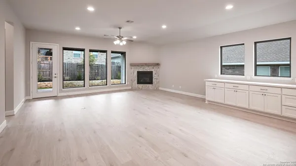 Property Slideshow image 3 of 23 | 2228 sur ave, New Braunfels, TX, 78132