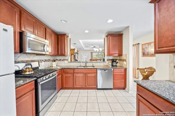 Property Slideshow image 2 of 35 | 12827 pronghorn oak, San Antonio, TX, 78253