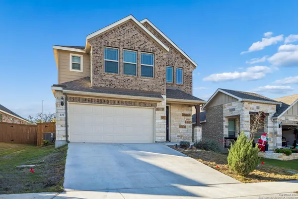 Property Slideshow image 2 of 29 | 629 jaboncillo st, New Braunfels, TX, 78132