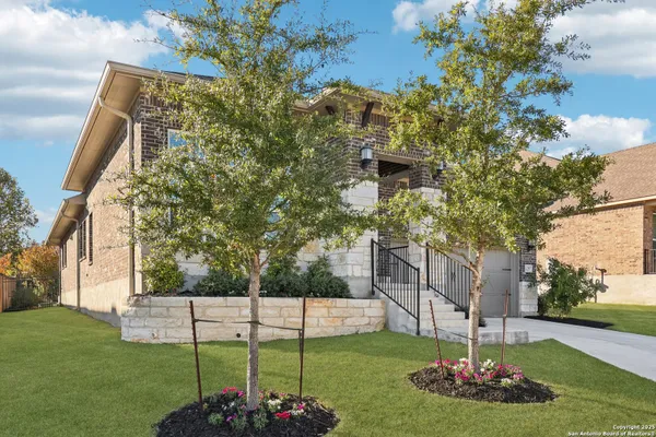 Property Slideshow image 3 of 45 | 22907 grande vis, San Antonio, TX, 78261