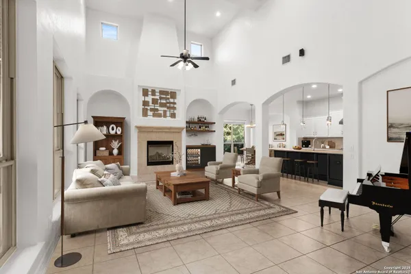 Property Slideshow image 3 of 25 | 22450 viajes, San Antonio, TX, 78261