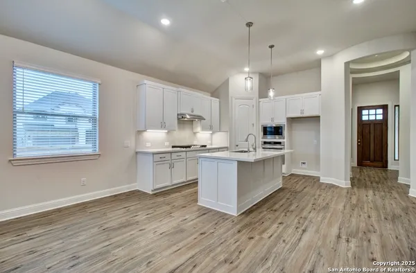 Property Slideshow image 2 of 21 | 2031 stephanie ave, New Braunfels, TX, 78132