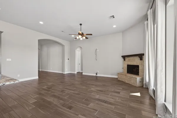 Property Slideshow image 3 of 10 | 633 vale, Newbraunfe, TX, 78132