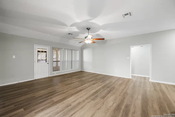 Property Slideshow image 3 of 37 | 3820 pheasant, Schertz, TX, 78108