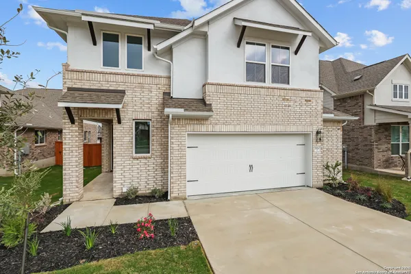 Property Slideshow image 3 of 31 | 1860 bighorn trl, New Braunfels, TX, 78132