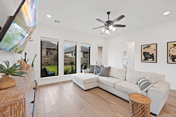 Property Slideshow image 3 of 10 | 655 vireos st, Newbraunfe, TX, 78132