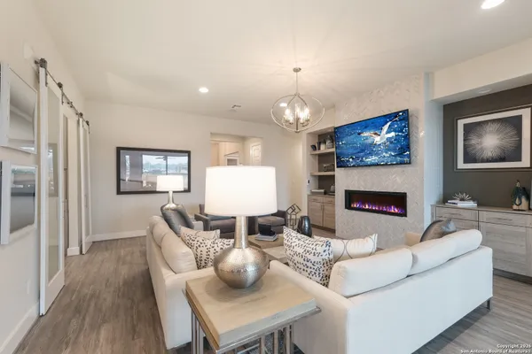 Property Slideshow image 3 of 21 | 379 borchers blvd, New Braunfels, TX, 78132