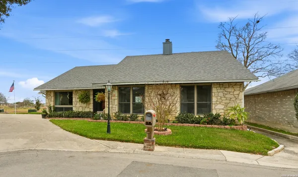 Property Slideshow image 2 of 31 | 3913 pecan ct, Schertz, TX, 78108