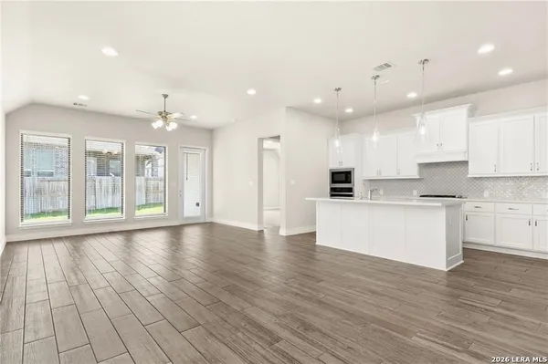 Property Slideshow image 2 of 10 | 636 vireos st, Newbraunfe, TX, 78132