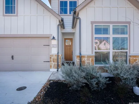 Property Slideshow image 2 of 53 | 241 sentido, Boerne, TX, 78006