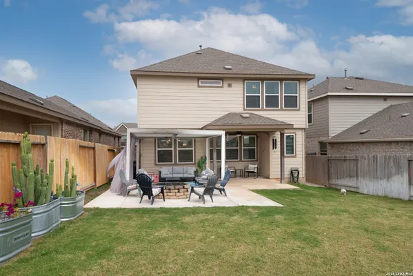 Property Slideshow image 2 of 28 | 2043 cowan dr, New Braunfels, TX, 78132