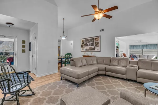 Property Slideshow image 3 of 26 | 3852 greenridge, Schertz, TX, 78108