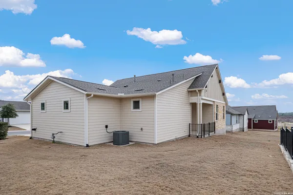 Property Slideshow image 3 of 10 | 146 sandbar, San_marcos, TX, 78666
