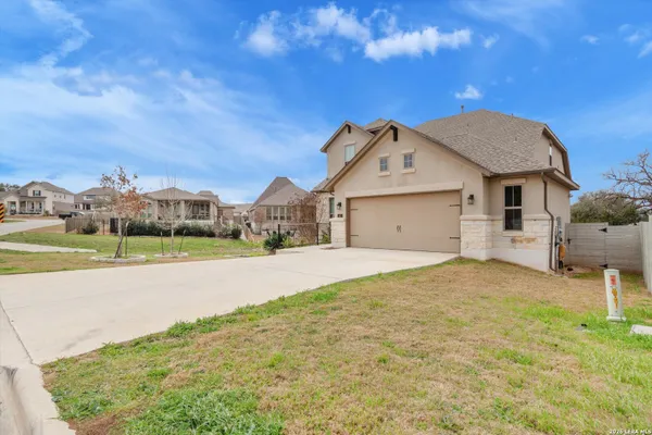 Property Slideshow image 3 of 38 | 421 chinkapin, New Braunfels, TX, 78132