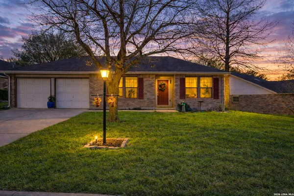 Property Slideshow image 2 of 50 | 3744 hunters gln, Schertz, TX, 78108