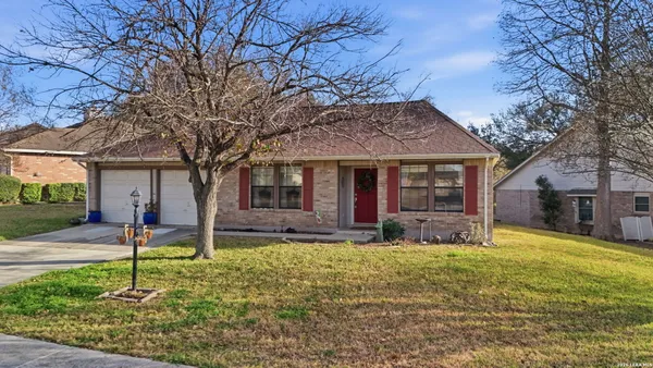 Property Slideshow image 3 of 50 | 3744 hunters gln, Schertz, TX, 78108