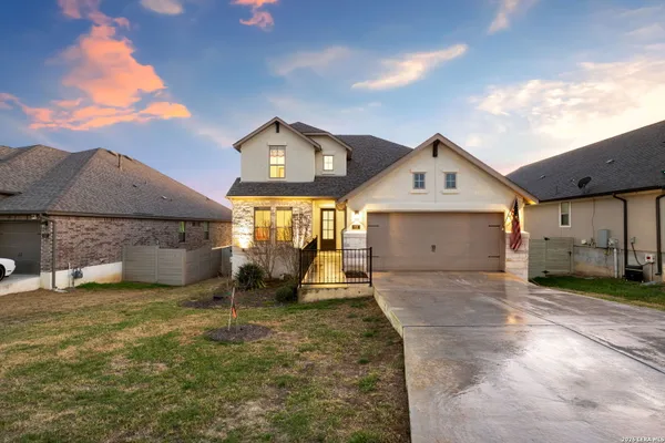 Property Slideshow image 2 of 50 | 531 orchard way, New Braunfels, TX, 78132