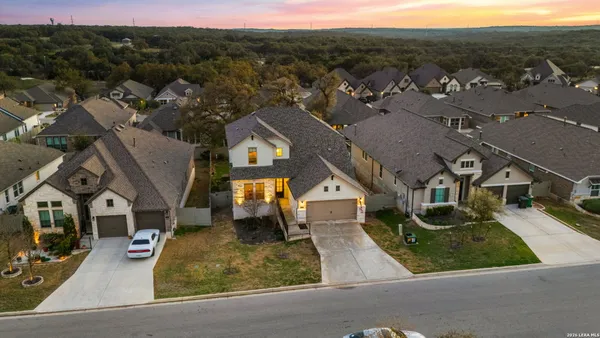 Property Slideshow image 3 of 10 | 531 orchard way, Newbraunfe, TX, 78132