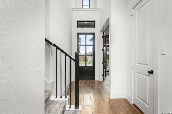 Property Slideshow image 3 of 44 | 634 meade, New Braunfels, TX, 78132