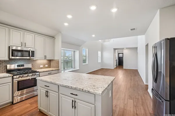 Property Slideshow image 3 of 50 | 2034 egret ave, New Braunfels, TX, 78132