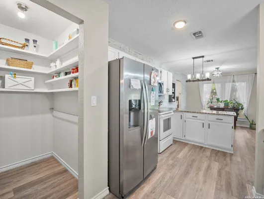 Property Slideshow image 3 of 10 | 3620 chestnut ct, Cibolo, TX, 78108