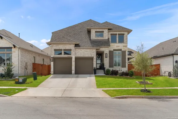 Property Slideshow image 3 of 55 | 1873 luna st, New Braunfels, TX, 78132