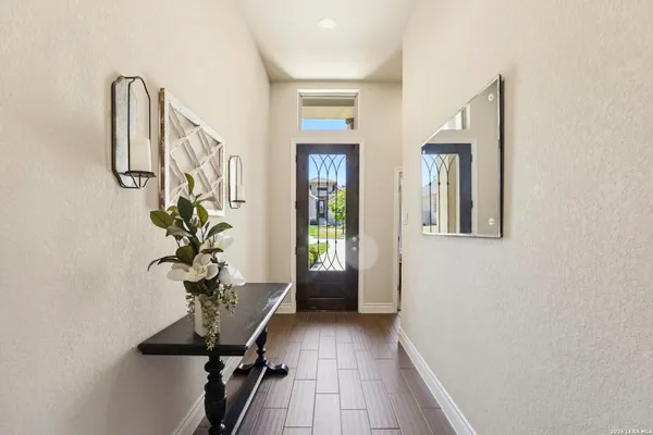 Property Slideshow image 2 of 30 | 1177 nutmeg trl, New Braunfels, TX, 78132