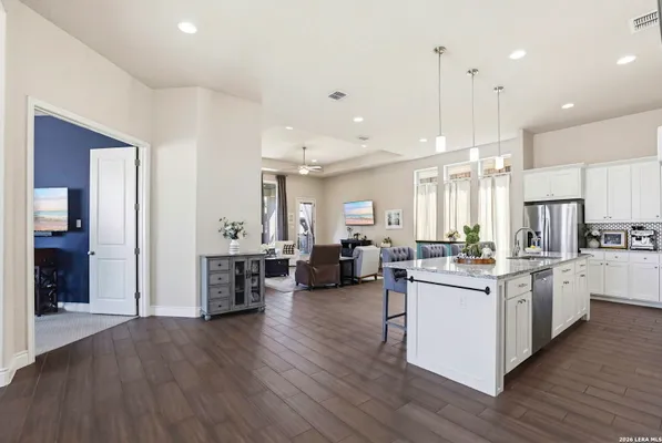 Property Slideshow image 3 of 30 | 1177 nutmeg trl, New Braunfels, TX, 78132