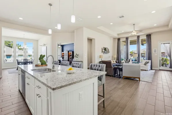 Property Slideshow image 2 of 10 | 1177 nutmeg trl, Newbraunfe, TX, 78132