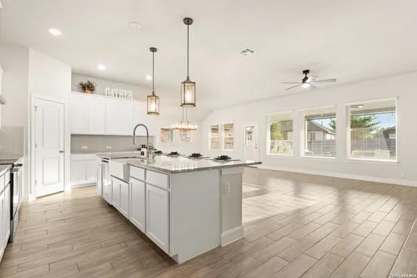 Property Slideshow image 3 of 29 | 395 borchers blvd, New Braunfels, TX, 78132