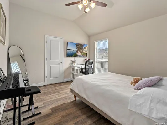 Property Slideshow image 3 of 10 | 1186 yaupon loop, Newbraunfe, TX, 78132