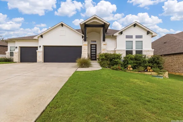 Property Slideshow image 2 of 45 | 1218 yaupon loop, New Braunfels, TX, 78132