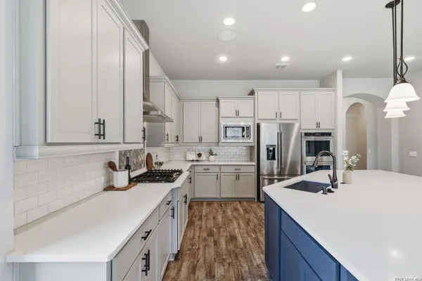 Property Slideshow image 2 of 10 | 28410 bailey xing, Sanantonio, TX, 78260