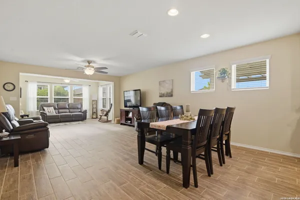 Property Slideshow image 3 of 10 | 3302 red falls rd, Sanantonio, TX, 78253