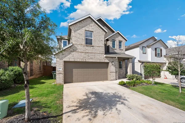 Property Slideshow image 2 of 32 | 2038 flametree ave, New Braunfels, TX, 78132