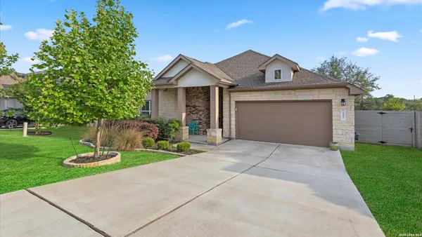 Property Slideshow image 2 of 37 | 557 tobacco pass, New Braunfels, TX, 78132