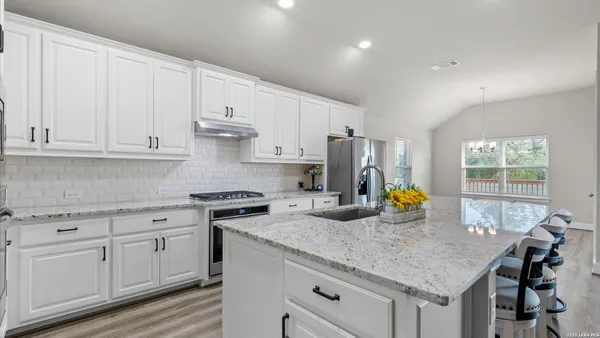 Property Slideshow image 3 of 10 | 557 tobacco pass, Newbraunfe, TX, 78132