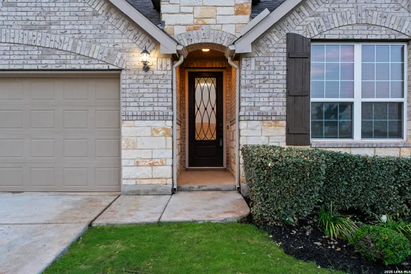 Property Slideshow image 3 of 38 | 2278 indigobush dr, New Braunfels, TX, 78132