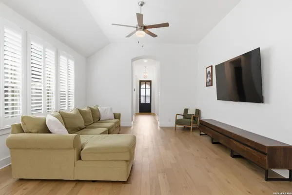 Property Slideshow image 2 of 10 | 1817 nettletree rd, Newbraunfe, TX, 78132