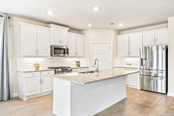 Property Slideshow image 2 of 43 | 13911 cool dawn, San Antonio, TX, 78254