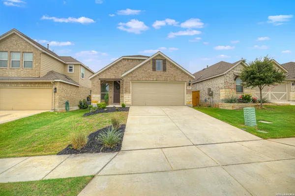 Property Slideshow image 2 of 37 | 2053 egret ave, New Braunfels, TX, 78132