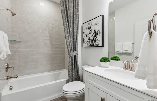 Property Slideshow image 2 of 33 | 2263 baretta ln, New Braunfels, TX, 78132