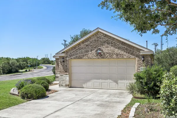 Property Slideshow image 2 of 33 | 12806 pronghorn oak, San Antonio, TX, 78253